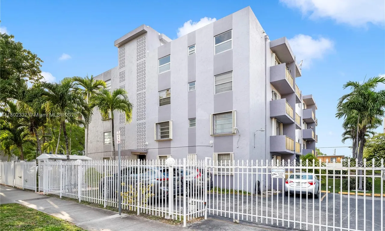1661 SW 3rd St # 8, Miami FL 33135