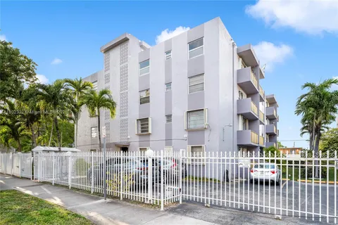 1661 SW 3rd St # 8, Miami FL 33135