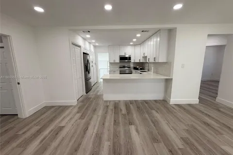 6391 SW 39th St, Miami FL 33155