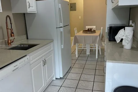 2600 S Ocean Dr # S113, Hollywood FL 33019