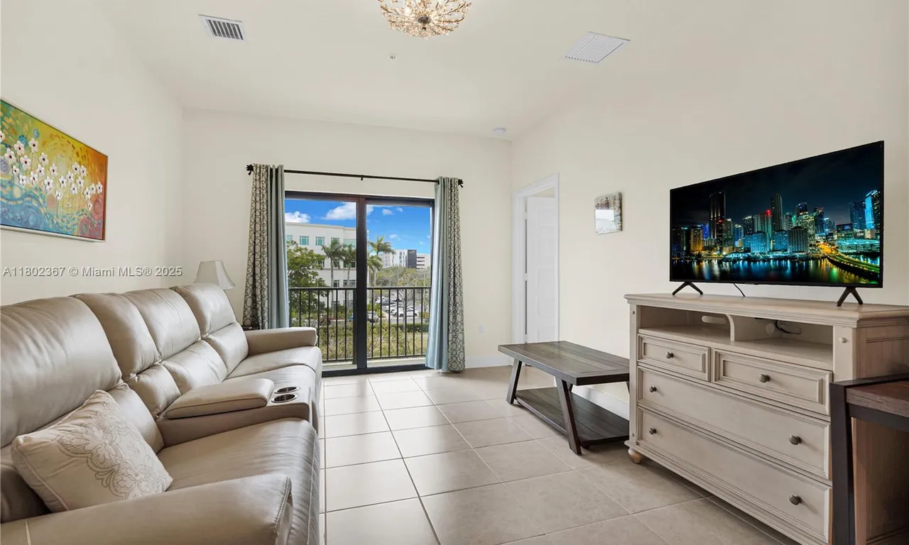 8301 NW 41st St # 303, Doral FL 33166