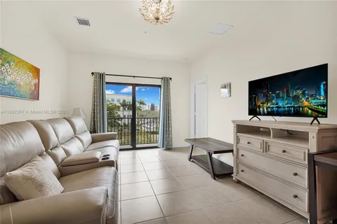 8301 NW 41st St # 303, Doral FL 33166
