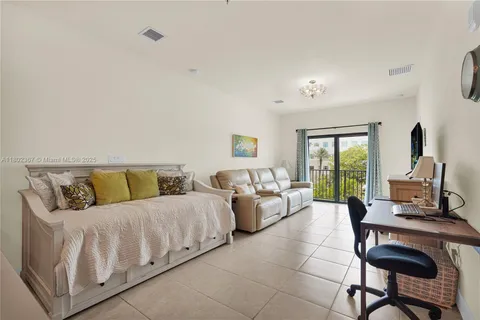 8301 NW 41st St # 303, Doral FL 33166