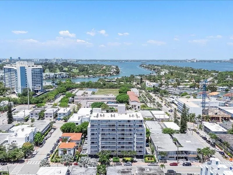 7620 Carlyle Ave # 702, Miami Beach FL 33141