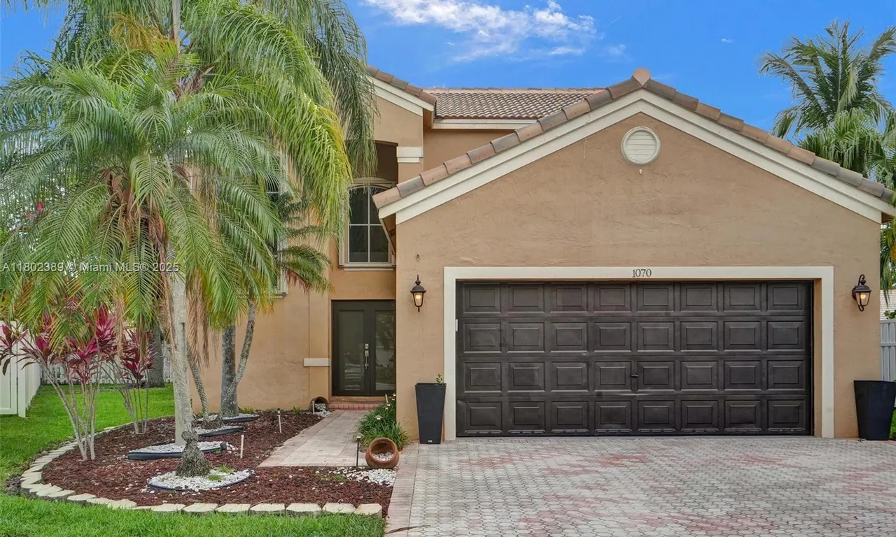1070 Briar Ridge Rd, Weston FL 33327