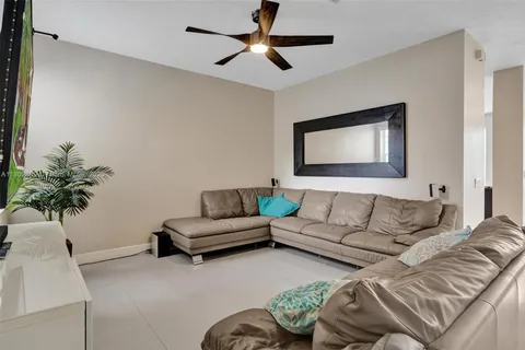 1070 Briar Ridge Rd, Weston FL 33327