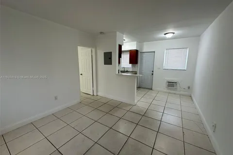 1280 NE 139th St # 6, North Miami FL 33161