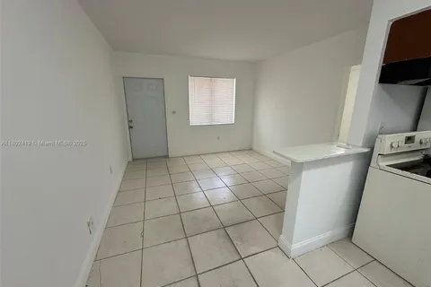 1280 NE 139th St # 6, North Miami FL 33161