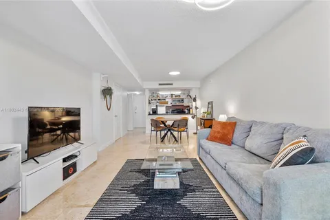 280 SW 20th Rd # 407, Miami FL 33129