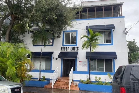 1021 NW 3rd St # 204, Miami FL 33128