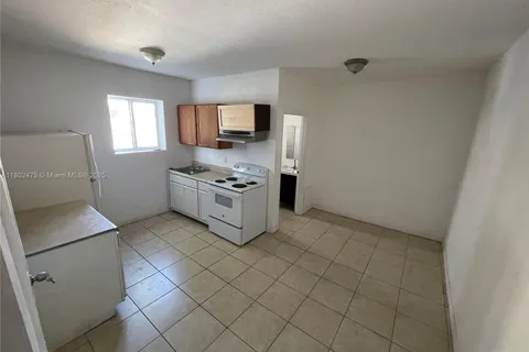 1021 NW 3rd St # 204, Miami FL 33128