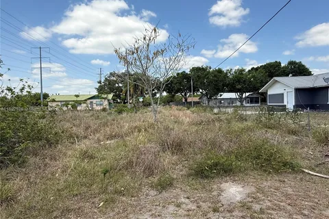 207 Rainbow Street, Avon Park FL 33825