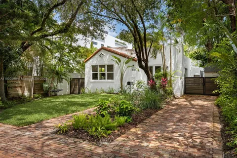 2478 Inagua Ave, Coconut Grove FL 33133