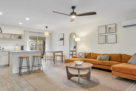 300 SW 23rd St # 1, Fort Lauderdale FL 33315