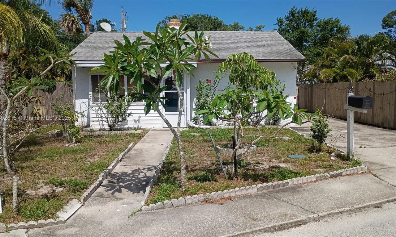 1213 W Azalea Ct, Melbourne FL 32935