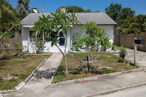 1213 W Azalea Ct, Melbourne FL 32935