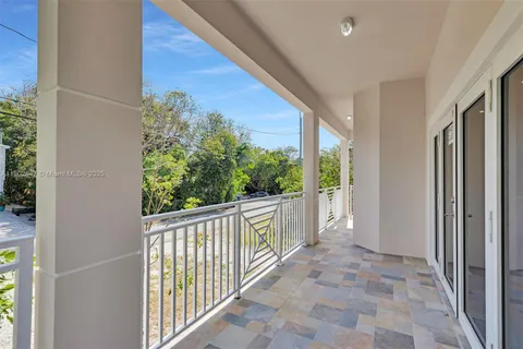 14 Tarpon Ave, Key Largo FL 33037