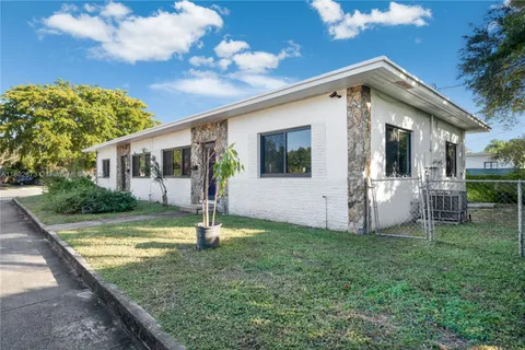 2 NW 47th St, Miami FL 33127