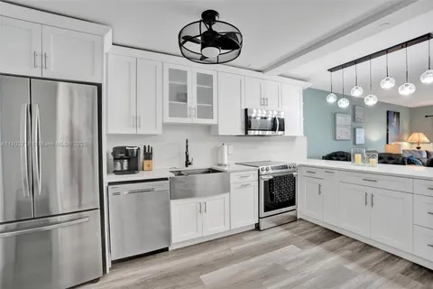 901 N Riverside Dr # 1C, Pompano Beach FL 33062