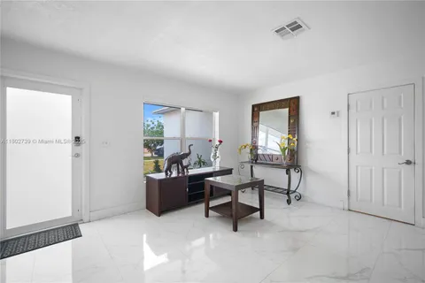 1314 W 80th St, Hialeah FL 33014