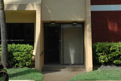7600 W 20th Ave # 102, Hialeah FL 33016