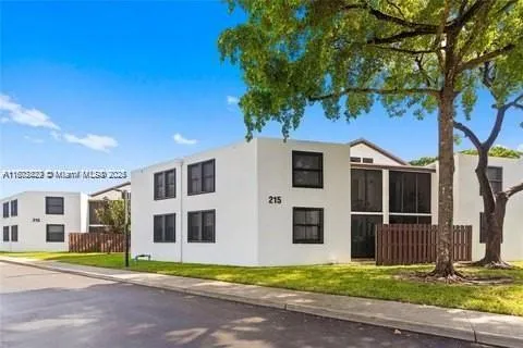 212 Lake Pointe Dr # 210, Oakland Park FL 33309