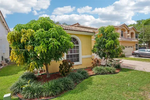 11672 NW 13th Mnr, Coral Springs FL 33071