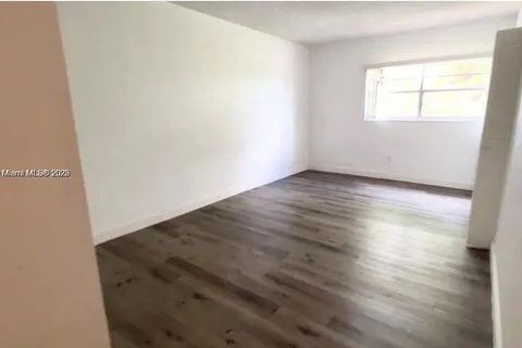 1305 W 53rd St # 430, Hialeah FL 33012