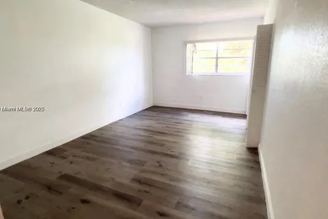 1305 W 53rd St # 430, Hialeah FL 33012