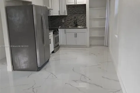 560 NW 188th St, Miami Gardens FL 33169
