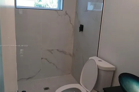 560 NW 188th St, Miami Gardens FL 33169
