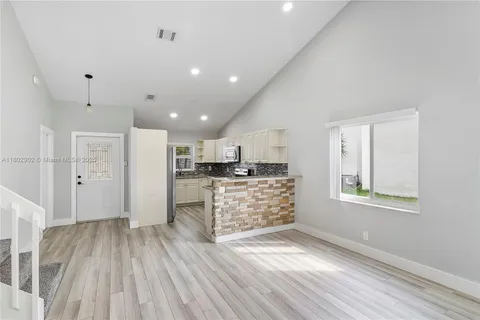 38 E Tara Lakes Dr E, Boynton Beach FL 33436