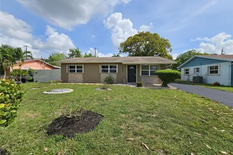4461 NW 61st St, North Lauderdale FL 33319