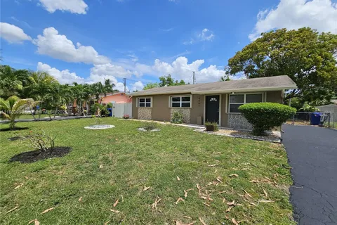4461 NW 61st St, North Lauderdale FL 33319