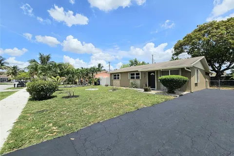 4461 NW 61st St, North Lauderdale FL 33319