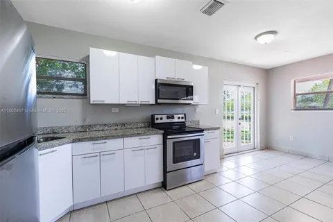 20740 NE 13th Ct, Miami FL 33179