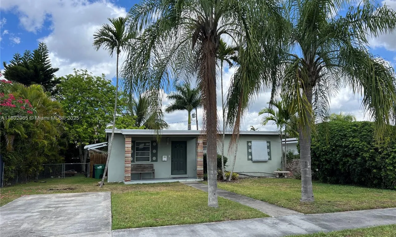 631 NE 12th St, Homestead FL 33030