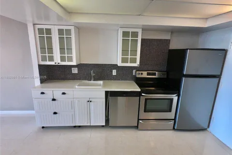 1301 NE Miami Gardens Dr # 202W, Miami FL 33179