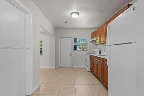 5288 N Andrews Ave, Oakland Park FL 33309