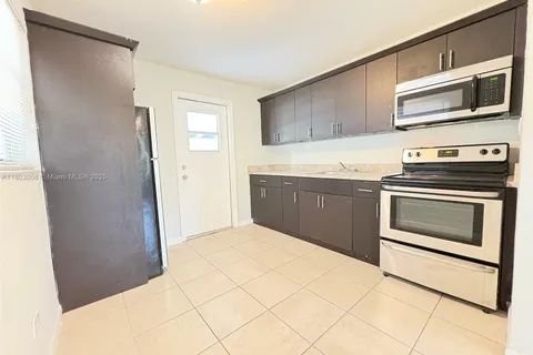3810 SW 55th Ave, Davie FL 33314