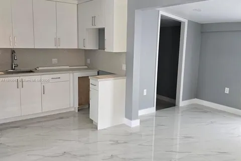 744 NW 137th St, Miami FL 33168