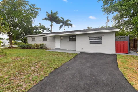 421 SW 64th Ter, Margate FL 33068