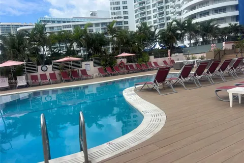5225 Collins Ave # 914, Miami Beach FL 33140