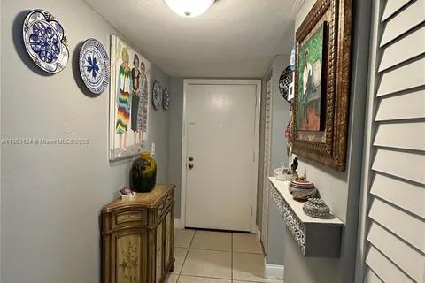 13707 Kendale Lakes Cir # 110, Miami FL 33183