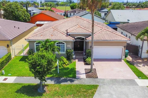 9072 NW 145th St, Miami Lakes FL 33018