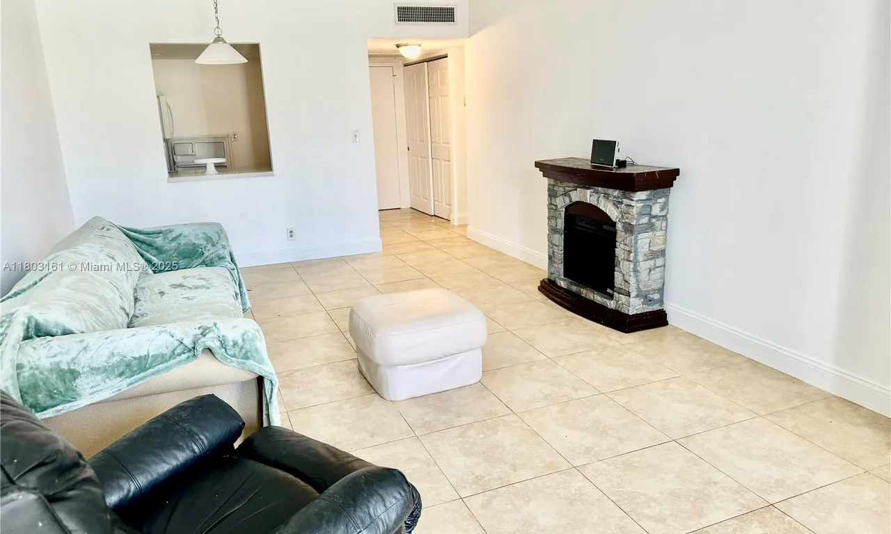 801 Three Islands Blvd # 417, Hallandale Beach FL 33009