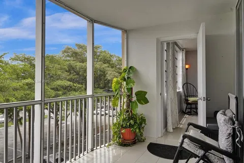 1780 - 2 NE 191st St # 2, Miami FL 33179