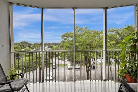 1780 - 2 NE 191st St # 2, Miami FL 33179
