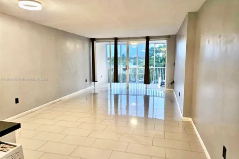 1780 - 2 NE 191st St # 2, Miami FL 33179