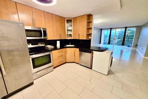 1780 - 2 NE 191st St # 2, Miami FL 33179